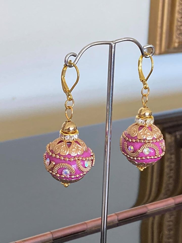Earrings in Six colors